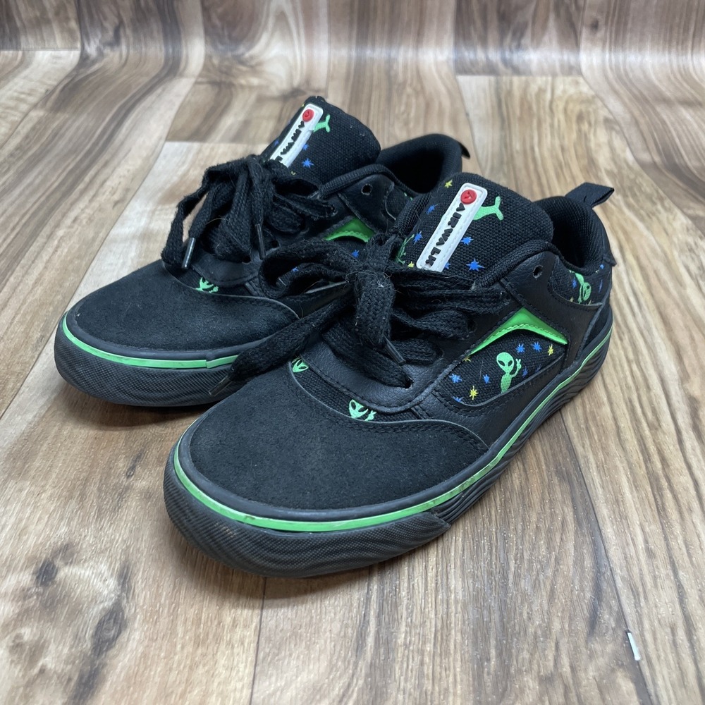 Airwalk Boys Lace Up Huntington Sneakers Size 2 Alien